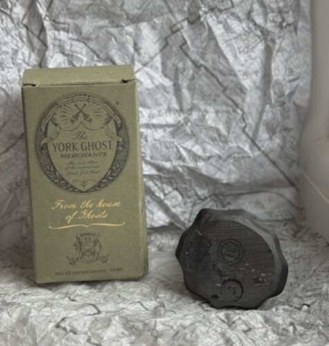 York Ghost Merchants Ms Derry Stamped Black Gold Bell Metal BM Guild Room Ghost - Picture 3 of 8