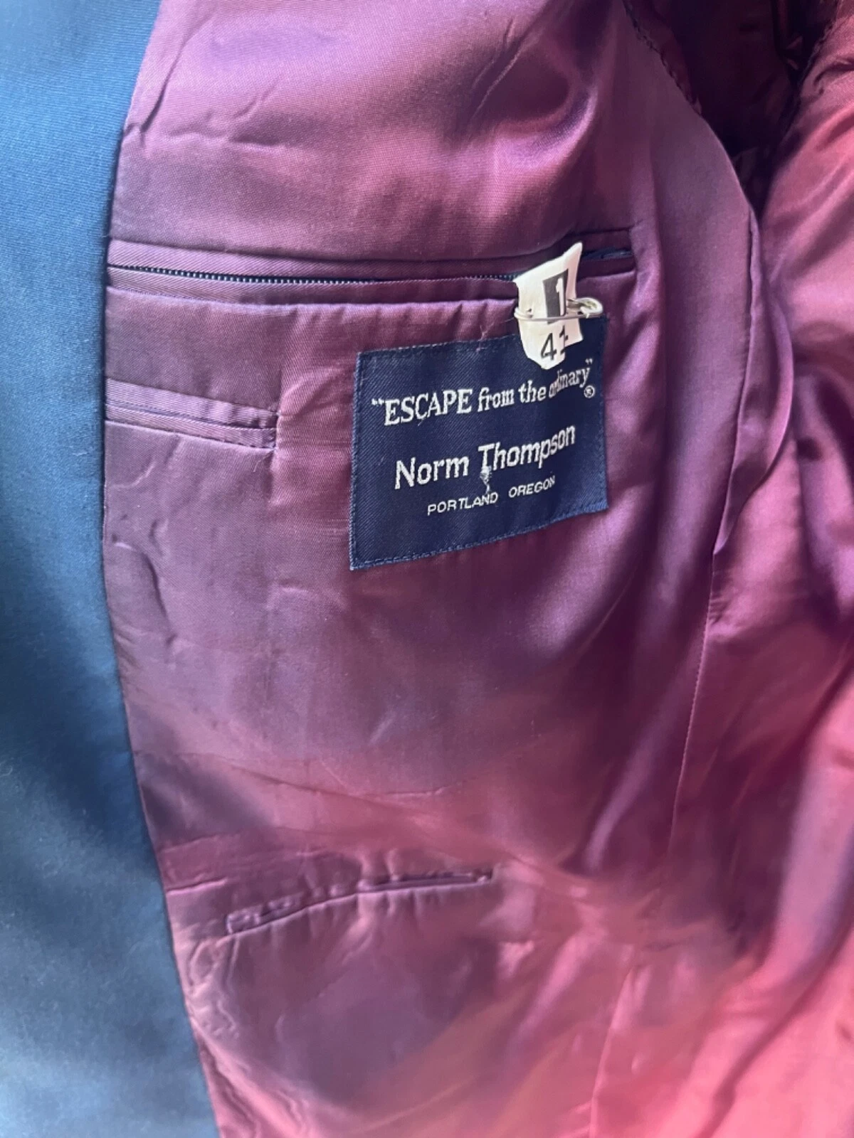 Norm Thompson Jacket Escape From The Ordinary 46L Travel Coat - product detail image 6