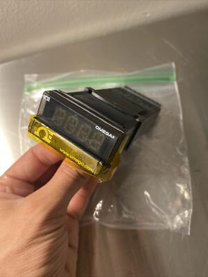 OMEGA ENGINEERING CNI3253-C24 TEMPERATURE CONTROLLER 90-240V