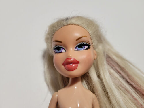 Bratz Spiderman Cloe Puppe blondes Haar blaue Augen MGA - Bild 1 von 6