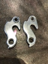 2 Ganci Deragliatore Ingranaggi Usati 49/GH-014 Raleigh Fuji, Focus, Scott Molto Comuni