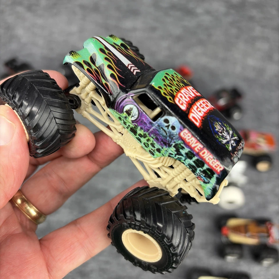 Lote de 15 camiones Hot Wheels Monster Jam Die-Cast 1:64 - sin dobles, ver detalles Foto 4 de 4