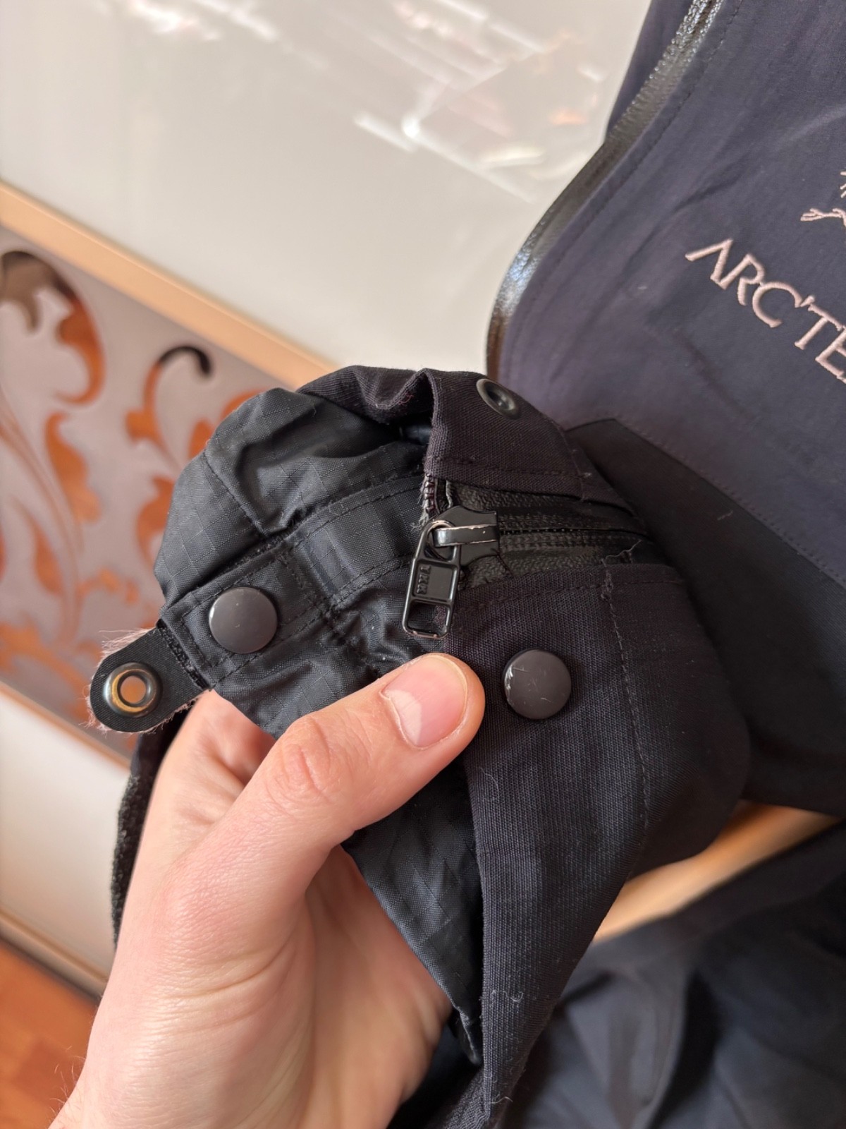 Arc'teryx Gore-Tex Mountaineering Bib Alpha SV Ski Pants Womens S thumbnail 9