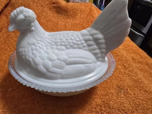 Vintage Westmoreland Hen On Nest 8 Inches