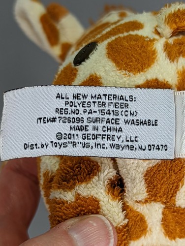 FAO Schwarz Tug a Lug Giraffe 8” Plush Long Arms Stuffed Animal 2011 Toys R Us - Picture 8 of 9
