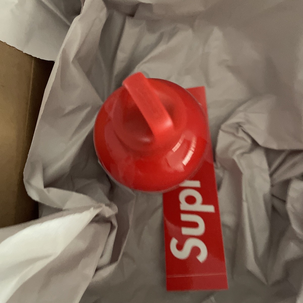 Supreme SIGG Traveller 0.6L Water Bottle Red brand new