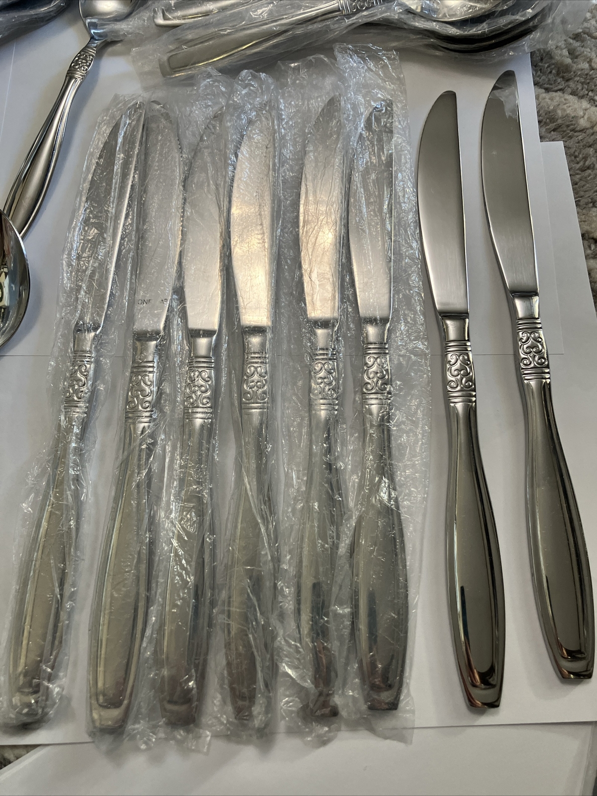 Oneida VISTA Flatware 40 Piece Set Service for 8 Stainless Silverware