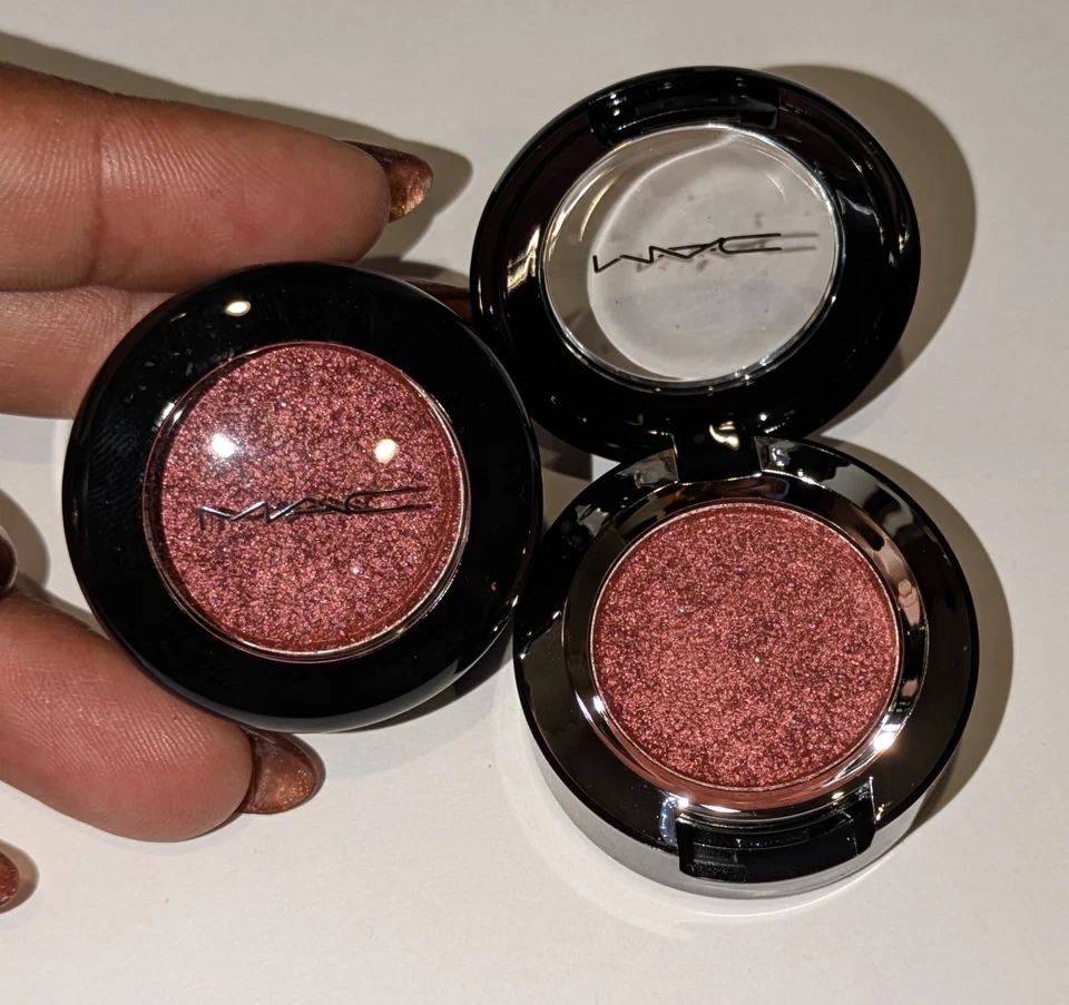 PACK DE 2 SOMBRAS DE OJOS M·A·C SOMBRA DESLUMBRANTE - RUBÍ REAL ~ 0,05 OZ / 1,5 G TAMAÑO COMPLETO Foto 3 de 4