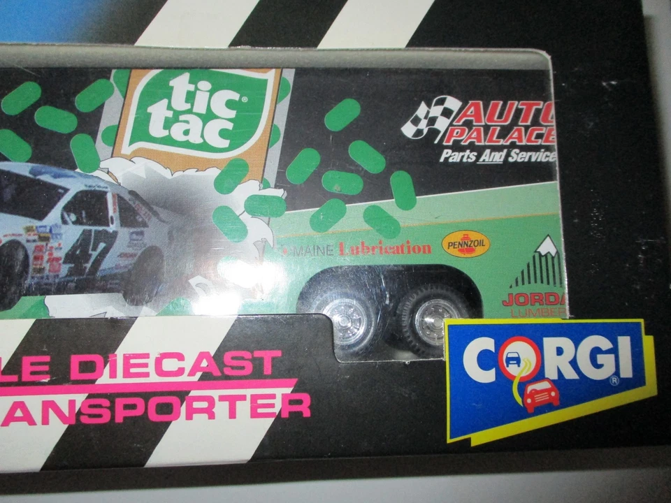 RACE IMAGES LTD EDTION CORGI KELLY MOORE SEMI TRAILER/TRUCK 1/64 SCALE DIE CAST - Image 2 of 4