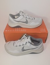 Nike Legend Essential 3 Next Nature Photon Du...