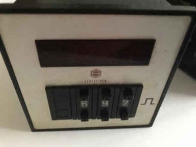 2 x SCHLEICHER mikrolais DIGITAL DID 1011-L Impulsgeber 450866/1 Counter Zähler
