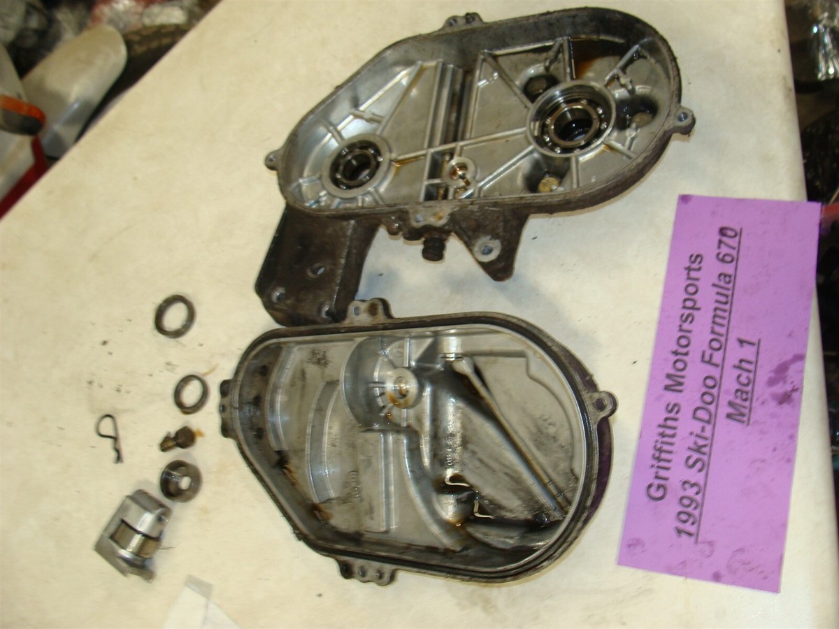 1993 SKI-DOO 670 twin MACH 1 Formula chaincase drive case gearbox