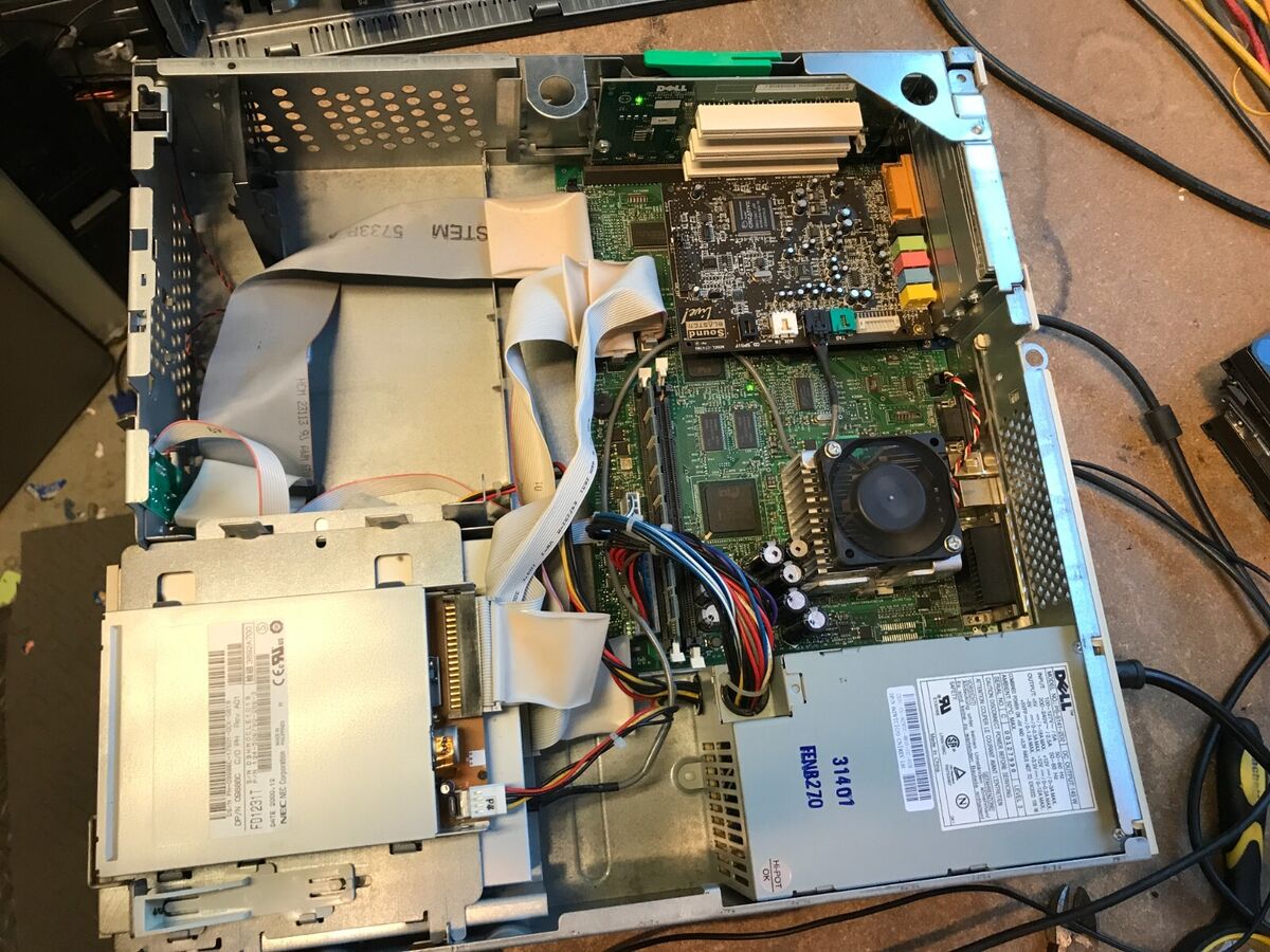 Dell OptiPlex GX100 Intel Pentium celeron 600MHz Computer PC Dell OptiPlex GX100 Intel Pentium celeron 600MHz Computer PC