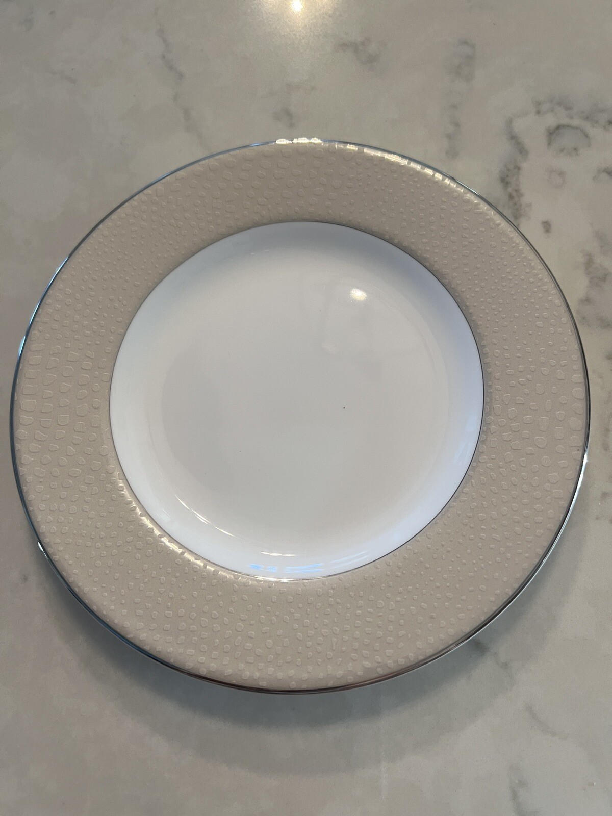 Assiette Ovale Waterford Fine China Monique Lhuillier - Motif Dentelle Florale Embrasse - 13,5 Pouces