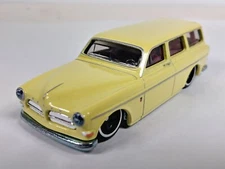 Volvo P220 Amazon Estate Hot Wheels 2022 Boulevard #50 Yellow RR5SPM 1:64 Loose