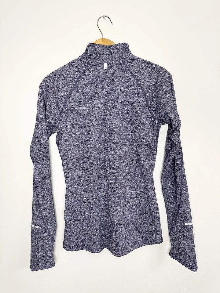 Camiseta de running Nike para mujer grande Dri-Fit Element púrpura agujeros para los pulgares ropa deportiva Foto 2 de 4