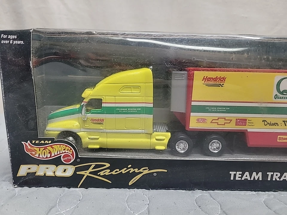 Hot Wheels Pro Racing Kellogg’s Racing Team Transporter 50th Anniversary NEW - Image 2 of 4