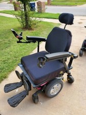Very nice eletric wheelchair, almost brand new. It is meant for a bigger person.