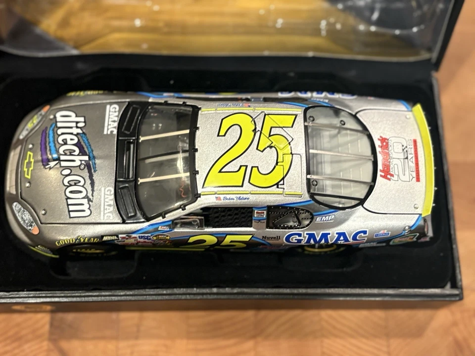 Brian Vickers #25 GMAC/HMS 20 aniversario 2004 Monte Carlo Elite 1 de 288 Foto 3 de 4