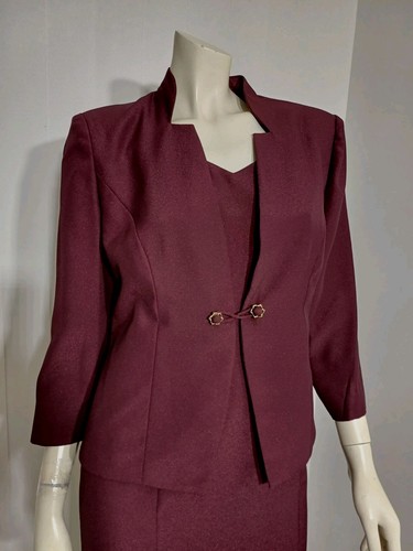 Maroon Fitted Dress And Jacket S/M Fully Lined And Padded Shoulders - Picture 13 of 17