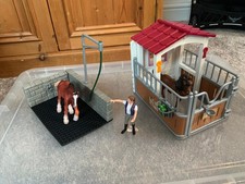 schleich horse stable and wash stable set
