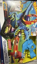  Hot Wheels City T-Rex Chomp Down 3ft Track Netflix Lets Race New in Box