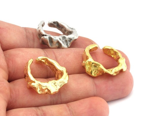 Anillo ajustable en forma orgánica latón crudo, plata antigua, chapado en oro brillante 2914 - Imagen 2 de 4