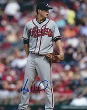 Signed  8x10 MATT WISLER Atlanta Braves Autographed photo - COA 