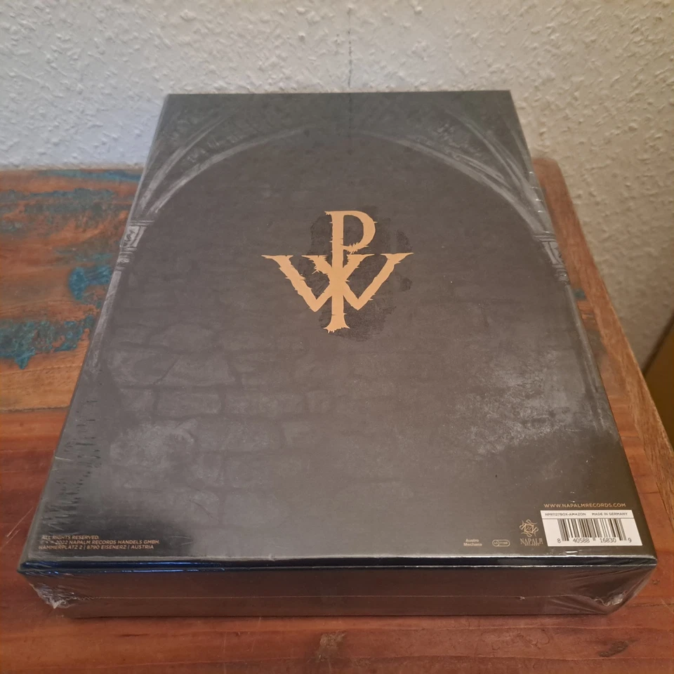 Powerwolf-The Monumental Mass:A Cinematic Metal Event (Ltd. Box CD,DVD,BRD+merch - Bild 2 von 2