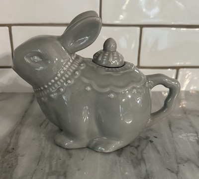 Adorable Vintage Pottery Barn Kids Ceramic Bunny Covered Teapot Gray 2014