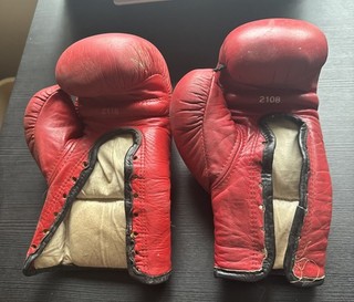 Vintage Everlast Boxing Gloves 8oz Red Rare 1970s Odd Pair Both Left Handed