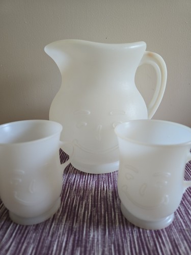 Vtg Smiling Kool Aid Man Pitcher And 2 Kool Aid Mugs White