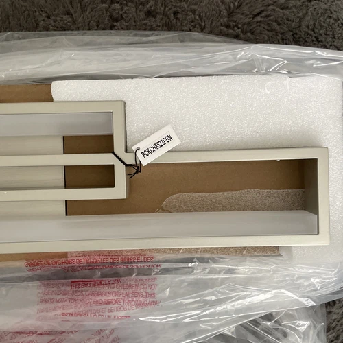QUOIZEL KOCHA BATHROOM LIGHT, PCKCH8523PBN, BRUSHED NICKEL, NIB NEW, 23.5 INCHES - Picture 4 of 9