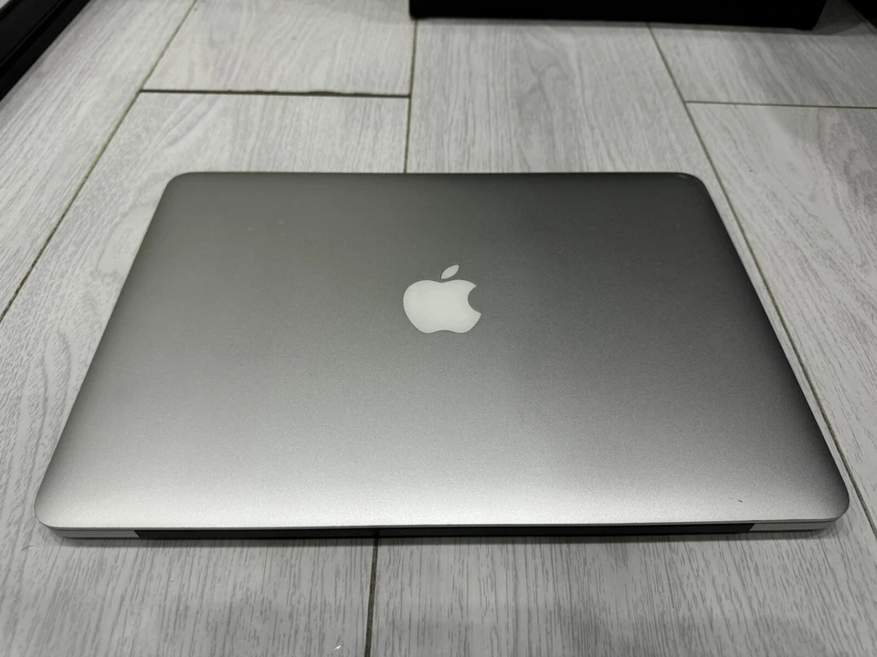Apple MacBook Pro Retina 13.3" Early 2015 - 512GB SSD - 8GB Ram - 3.1GHz Core i7 - Image 4 of 4