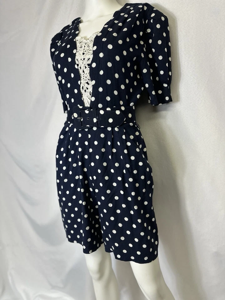 MAMELUCO VINTAGE SIN MARCA TALLA PEQUEÑA AZUL Y BLANCO LUNADOT CON CINTURÓN Foto 3 de 4