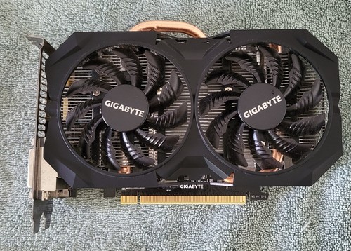 GIGABYTE WindForce OC Edition Radeon R7 370 2048MB GDDR5 GV-R737WF2OC-2GD