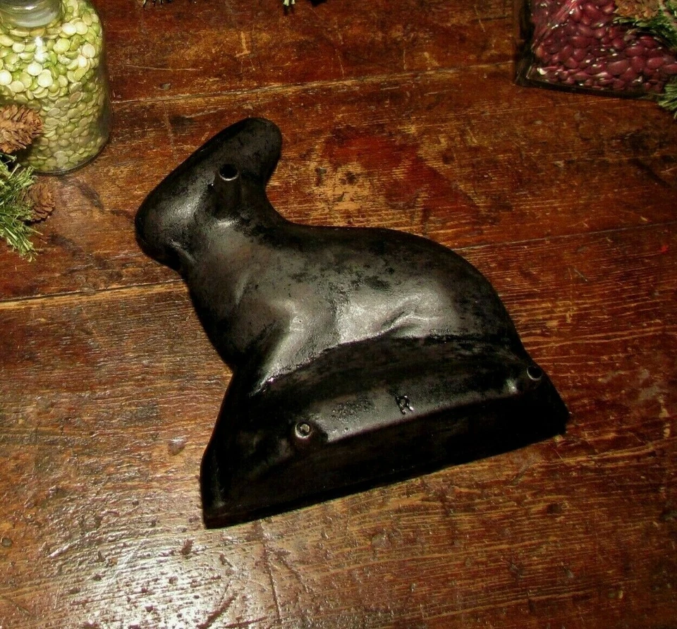 Original Antiguo De Colección Hierro Fundido Conejito Conejo Pastel Molde Pascua Primavera Utensilios de Cocina Foto 4 de 4