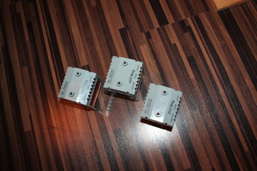 Spulen= 1A 1200 Wdg 12.Ohm, 2A 600 Wdg 2,5 Ohm, 4A 300 Wdg 0,8 Ohm Schulversuche