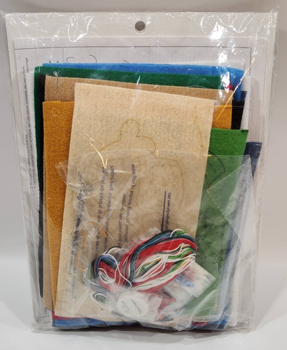 Kit de Medias de Fieltro Bucilla a Cuadros Trineo de Navidad Amigos Musical EE. UU. 18" Nuevo - Imagen 2 de 5