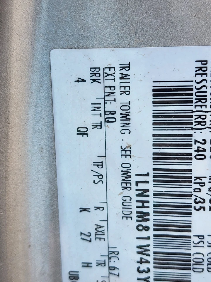 1998-99-00-01-03-07-08-2011 LLINCOLN TOWN CAR ПРАВАЯ ПЕРЕДНЯЯ ДВЕРЬ НИЖНИЙ МОЛДИНГ BQ - Изображение 2 из 2