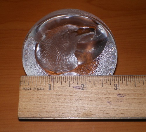 MATS JONASSON Crystal Art Glass EAGLE Head Paperweight * Signed SWEDEN #9201 3” - Picture 6 of 12