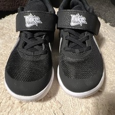 Nike Team Hustle D 11 Kids Basketball Sneakers 11C Hook Loop Black Gray K-1
