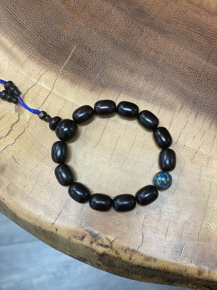 Pulsera de sándalo rojo hoja pequeña india de 15 mm de súper calidad 印度小叶紫檀手串 (其中一颗大漆工艺) Foto 2 de 4