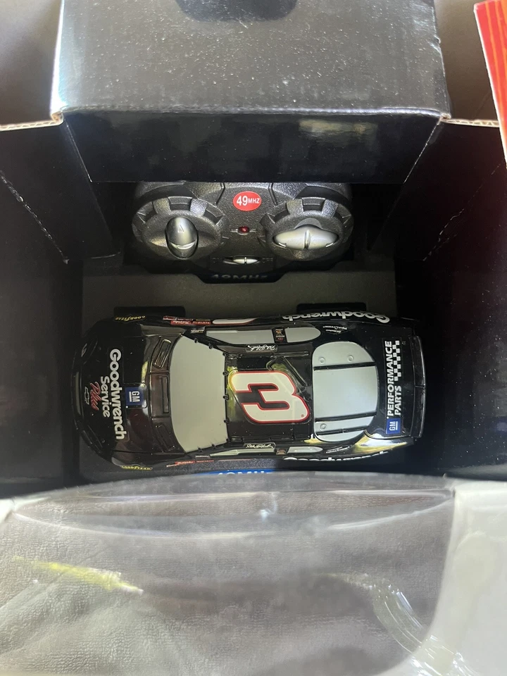 Radio Shack de colección NASCAR Dale Earnhardt Sr #3 radio control coche escala 1:30 Foto 2 de 4