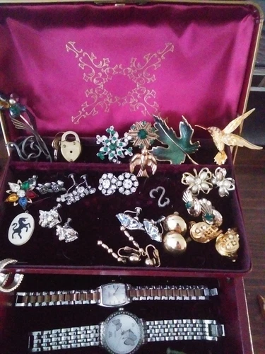 vintage costume jewelry lot wearable