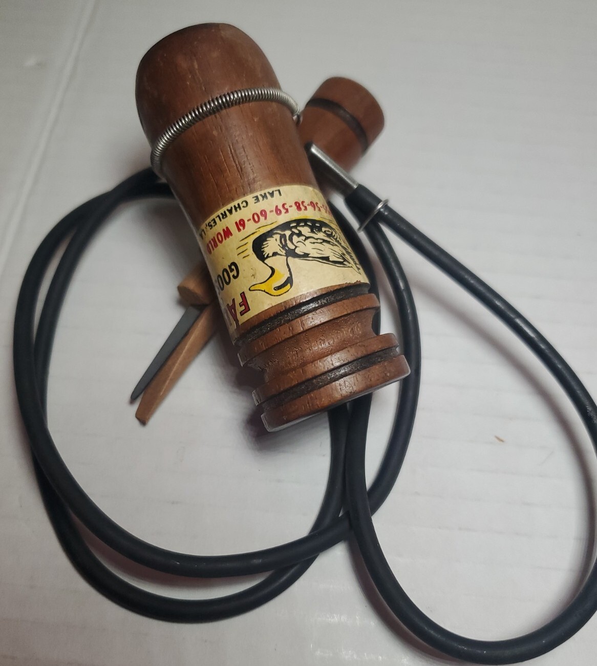 OLD VINTAGE 1960S FAULK'S CH-44 WOODEN GOOSE SINGLE REED CALL WITH LANYARD 