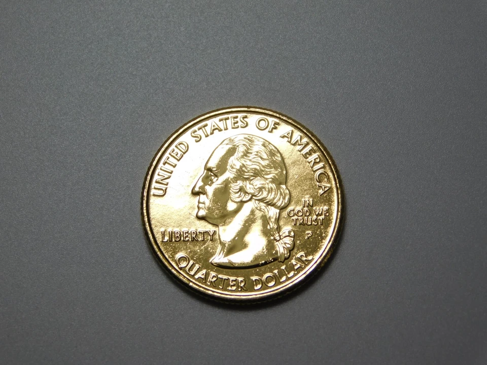 2001 P NY NEW YORK STATE STATUE OF LIBERTY US GOLD COLORED QUARTER - Image 3 of 4