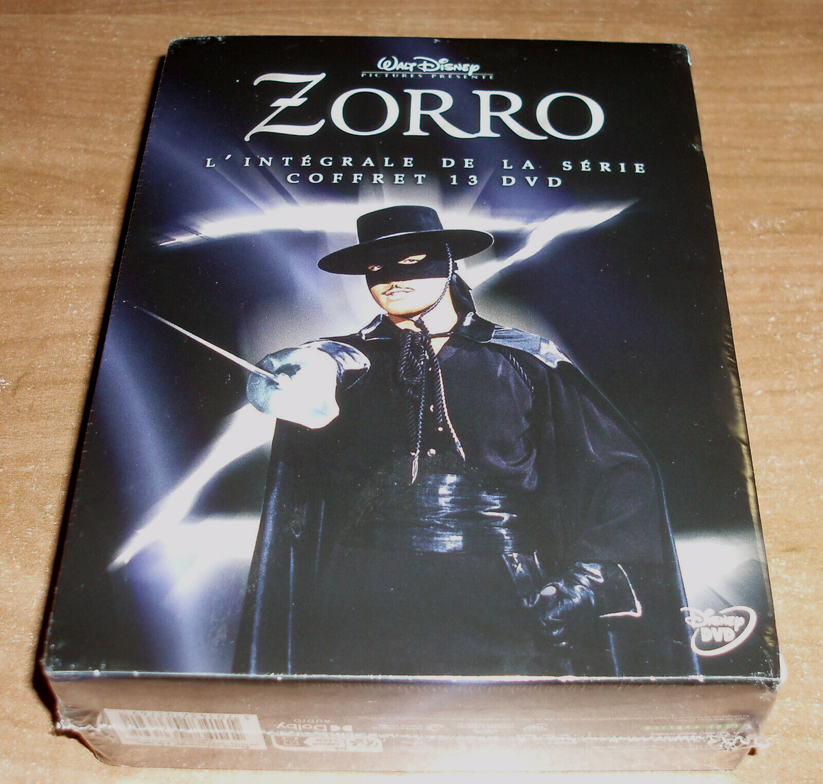 希少品【限定盤】 ディズニー Zorro DVD　後半 6枚入り　全39話 Amazon.co.jp: Zorro : DVD