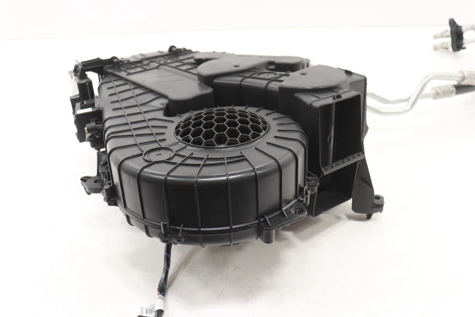 Chrysler Pacifica 2018-2025 trasero climatización aire acondicionado calefacción soplador carcasa OEM 68342100AC Foto 4 de 4