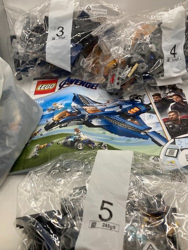 LEGO Marvel 76126 - Avengers Ultimate Quinjet Incomplete - Picture 2 of 6
